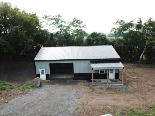 6847 Beech Tree Rd, Auburn NY  13021-7009 exterior