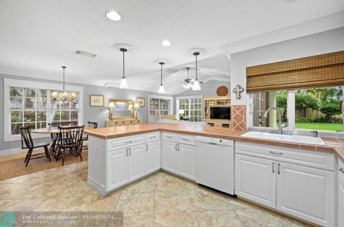 342 Knotty Wood Ln, West Palm Beach FL  33414-7807 exterior