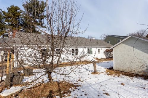 48 Robinson Rd, Nashua NH  03060-5840 exterior