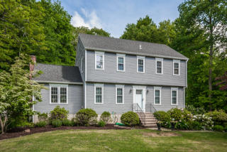 32 Bartlett Dr, Madison, CT 06443-1751