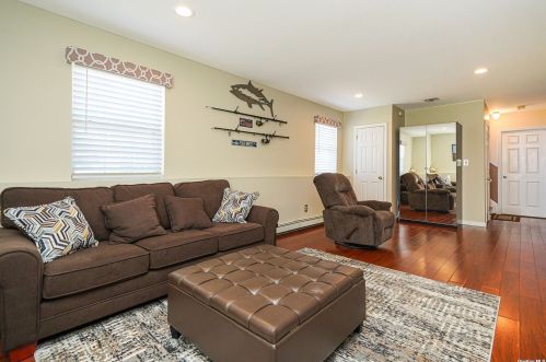 25 Audubon Ave, Holbrook NY  11741-2308 exterior