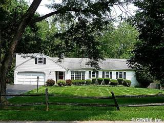 34 Little Brook Dr, Pittsford, NY 14534-3308