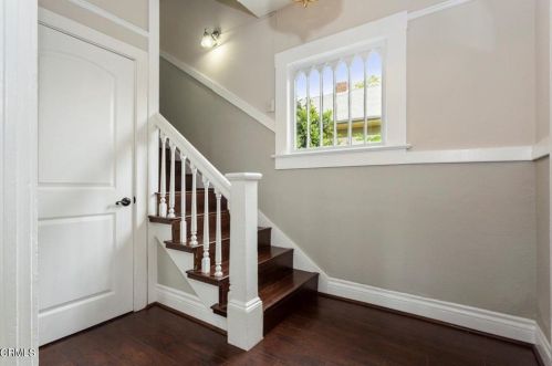 551 8th St, Long Beach, CA 90813-4505