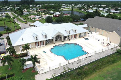 8471 Schefflera Ct, Fort Pierce FL  34952-3377 exterior