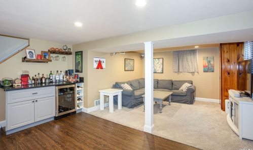 612 3rd Ave, Elwood NY  11731-3435 exterior
