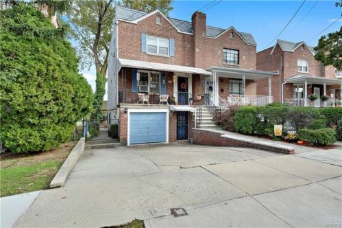 2456 Mickle Ave, Bronx NY  10469-1605 exterior