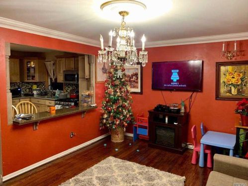 104 2nd St, Huntington Station, NY 11746-1409