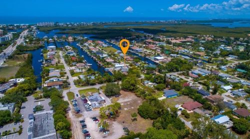 4805 Regal Dr, Bonita Springs, FL 34134-3926
