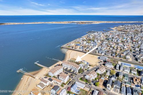 12 Beach Blvd, Monmouth Hills, NJ 07732-1469