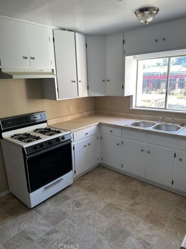 125 Mariposa St, Avenal, CA 93204-1227