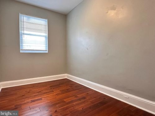 6156 Lindbergh Blvd, Philadelphia PA 19153-3018 exterior