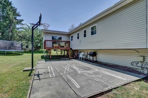 108 Nantucket Dr, Fishkill NY  12524-1021 exterior