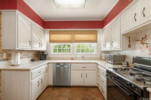 2403 Romneya Dr, Anaheim CA  92806-2229 exterior