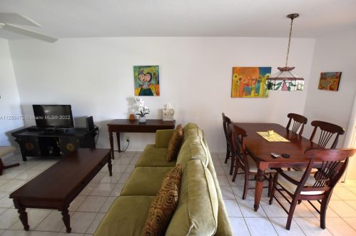 2805 Crosley Dr, West Palm Beach, FL 33415-8454