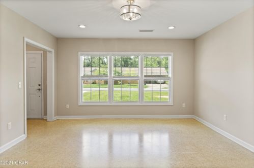 753 4th St, Sunny Hills, FL 32428-1812