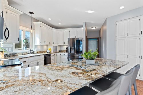 622 Fox Rd, Lino Lakes, MN 55014-1966