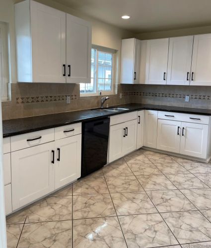 988 Johnson Ave, El Cajon, CA 92020-7353