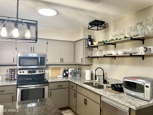 812 86th Pl, Scottsdale AZ  85257-4502 exterior