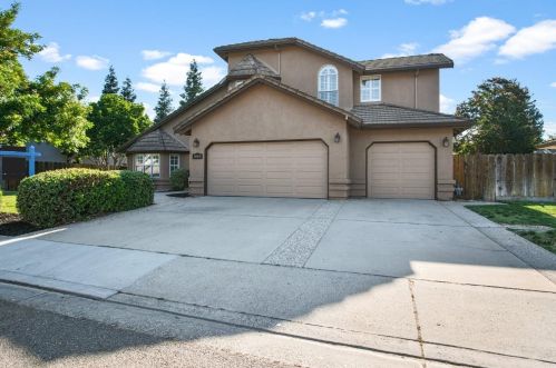 1840 Paddock Ln, Turlock CA  95382-2958 exterior
