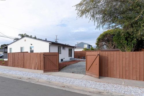 26184 Stanwood Ave, Hayward CA  94544-2736 exterior