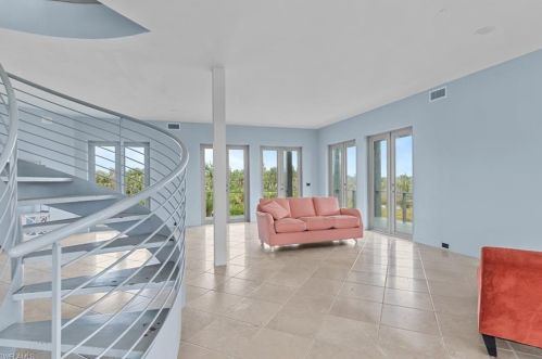 4150 Dingman Dr, Sanibel FL 33957-5107 exterior