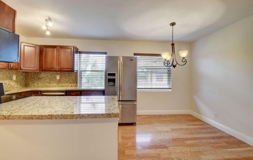814 Normandy Q, Delray Beach FL  33484-7932 exterior