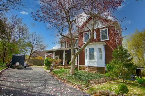25 Boylan Ter, Bernardsville, NJ 07924-2204