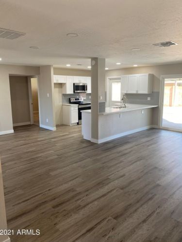 5615 Zoe Ella Way, Glendale AZ exterior