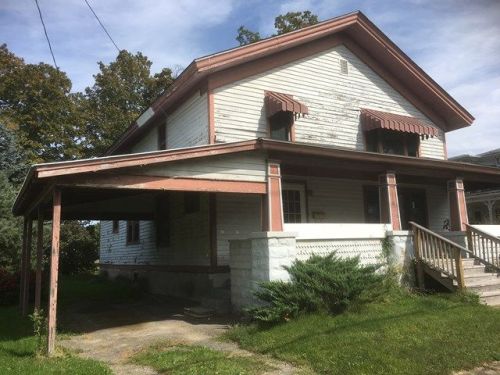 128 Maple St, Westfield, PA 16950-1617