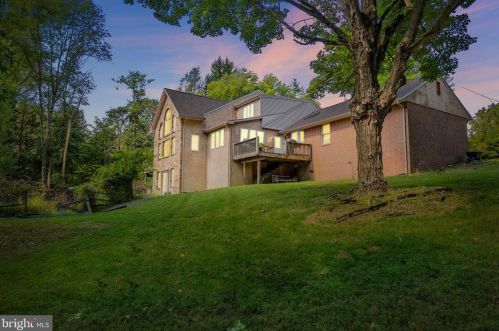 9 Walnut Ridge Rd, Wilmington, DE 19807-1633