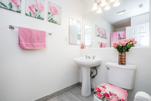 29487 Georgetown Ln, Temecula CA  92591-2803 exterior