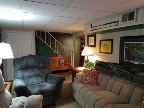 731 Highland Ave, Latrobe PA  15650-1624 exterior