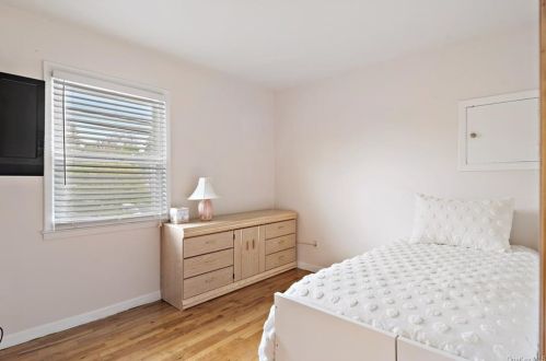 670 Secor Rd, Hartsdale NY  10530-1360 exterior