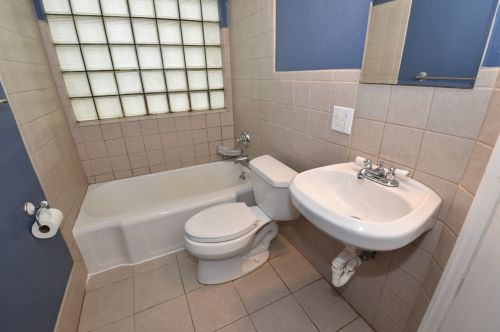 8330 Portland Ave, Milwaukee WI 53213-3018 exterior