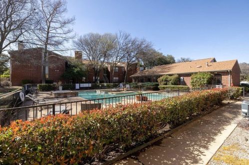 3212 Donnelly Cir, Fort Worth, TX 76107-5451