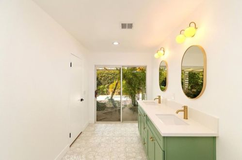 3408 Loma Vista Cir, Palm Springs CA  92264-3528 exterior