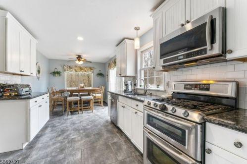 22 Glenbrook Dr, Fredon NJ  07860-6595 exterior