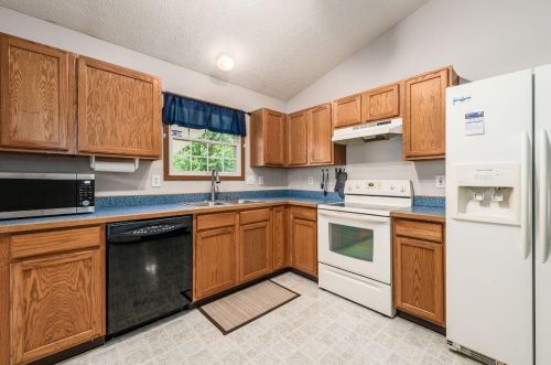 704 Osborn Dr, Pataskala OH  43062-7444 exterior