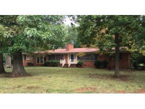 2732 Catherine Dr, Burlington, NC 27215-5240