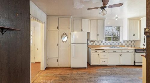 1122 Hickory Ave, Torrance CA 90503-7219 exterior