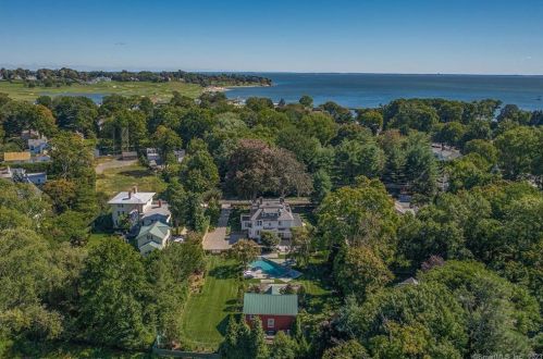 916 Pequot Ave, Southport CT  06890-1420 exterior