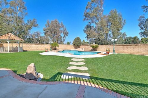 15742 Twin Oaks Ln, Chino Hills, CA 91709-7853