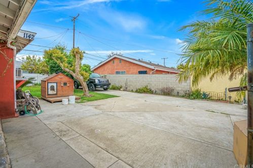 1140 71st Way, Long Beach CA  90805-1032 exterior