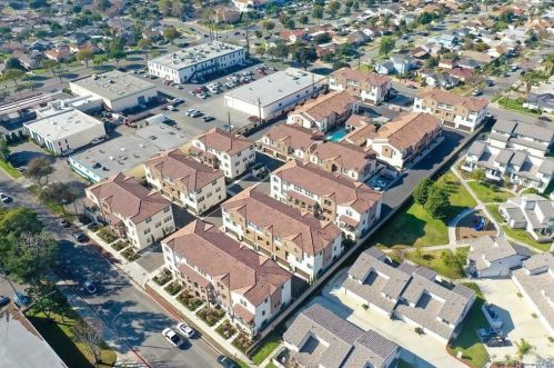 9821 Alburtis Ave, Whittier CA  90670-3231 exterior