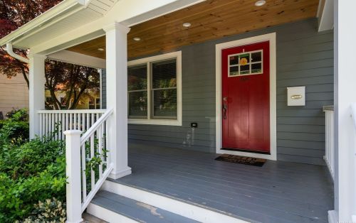 68 Cocks Ln, Matinecock, NY 11560-2313
