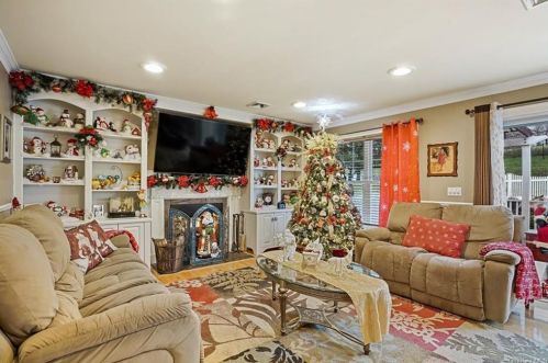 4 Fountayne Ct, Washingtonville NY  10992-1001 exterior