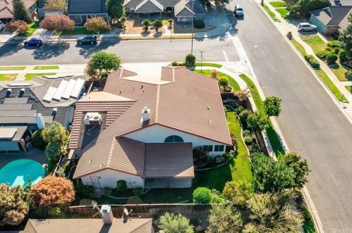 508 Heatherwood Dr, Madera CA  93637-2744 exterior