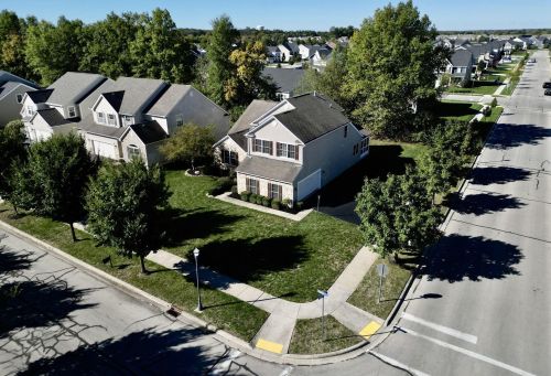 716 Ballater Dr, Delaware OH  43015-7184 exterior