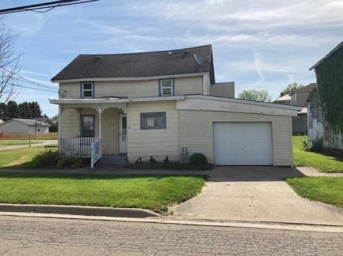 101 2nd St, Frazeysburg, OH 43822-9675