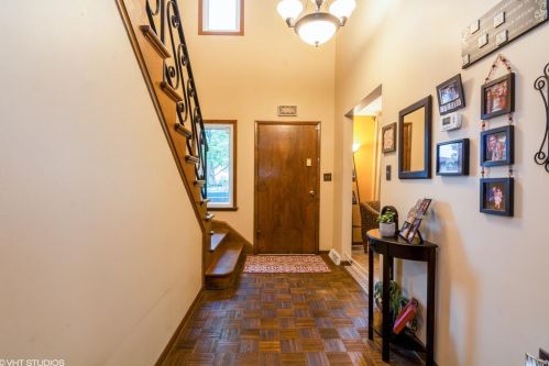 9812 Delaware Pl, Hammond IN  46322-3300 exterior